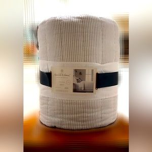 NWT King Striped Cotton Quilt